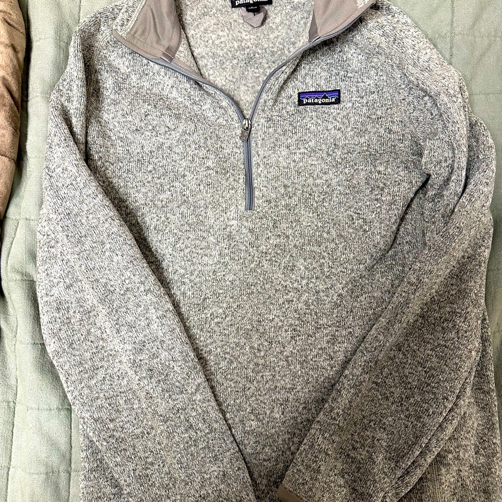 Patagonia pull over!